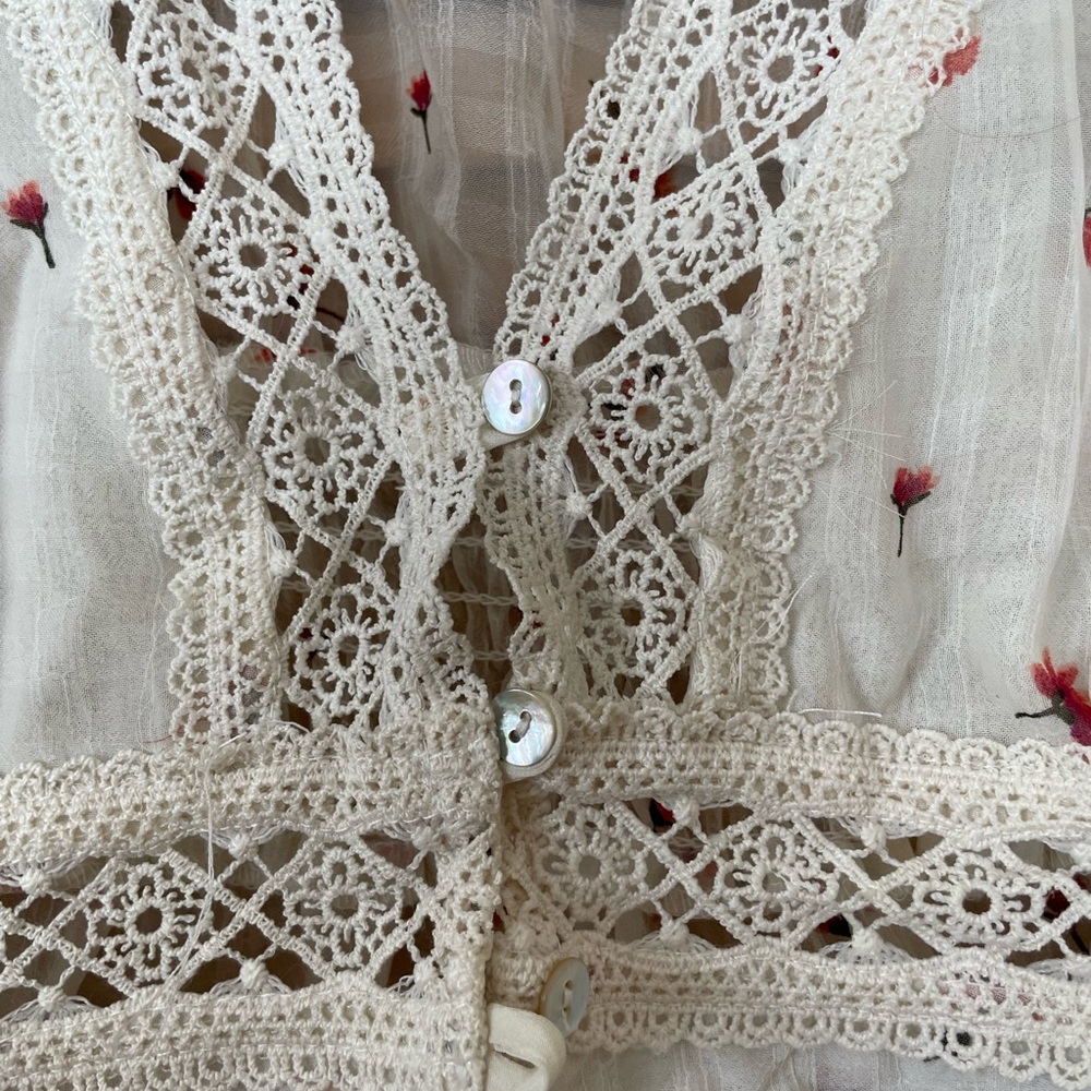 Floral white transparent top - Picture 4 of 6